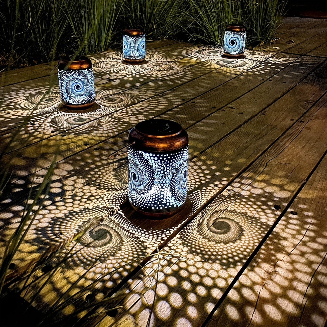 SunGlow - Hangende Solar Lantaarns Buiten | Hol Metalen LED Verlichting