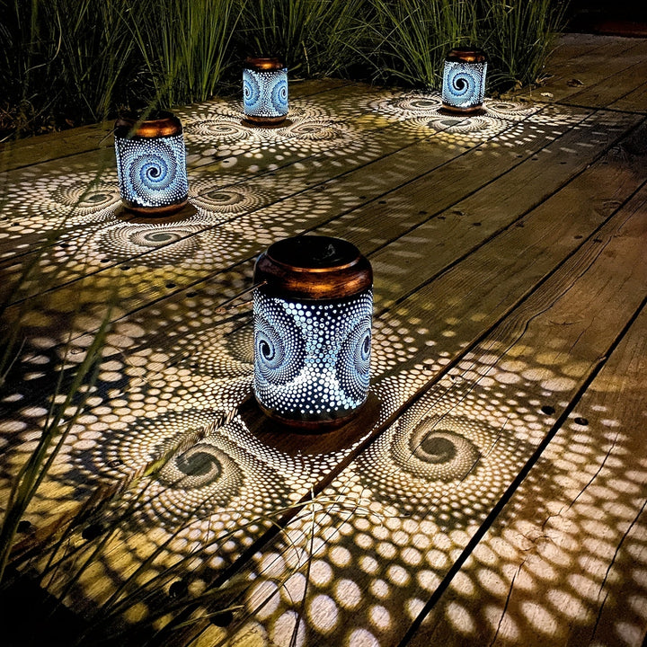 SunGlow - Hangende Solar Lantaarns Buiten | Hol Metalen LED Verlichting