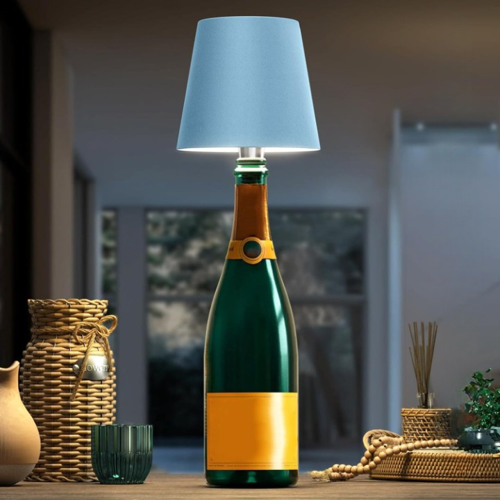 GlowLuxe - Draagbare LED Fleslamp met Touch Bediening en Dimbare Helderheid