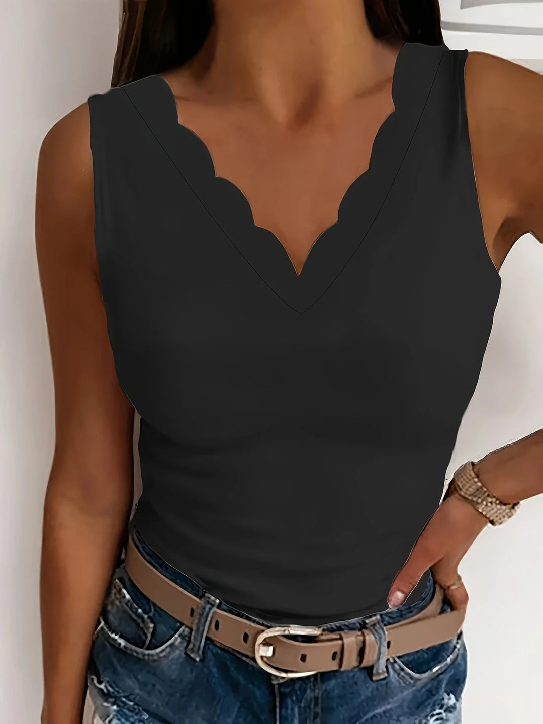 Celeste – Elegante Plus Size Tanktop met V-Hals en Golfrand