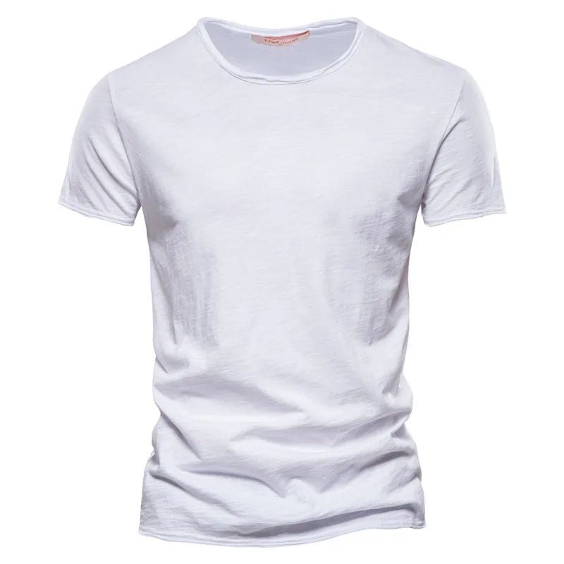 Comfort en Stijl in Eén T-shirt
Ervaar ultiem draagcomfort met dit ademende katoenen zomer T-shirt, ontworpen voor de moderne man die functionaliteit en stijl naadloos wil combineren. Perfect voor warme dagen, biedt dit T-shirt een frisse uitstraling zonder in te leveren op comfort.
Belangrijkste Kenmerken:
Ademend Katoen: Gemaakt van hoogwaardige, luchtige katoenstof die je koel houdt, zelfs op de warmste dagen.
Comfortabele Pasvorm: De zachte stof en de licht getailleerde snit zorgen voor een moeiteloos