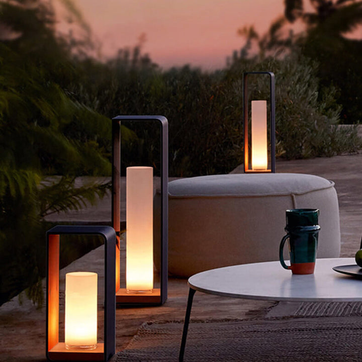 Moderne verlichting voor tuinpad en tuin