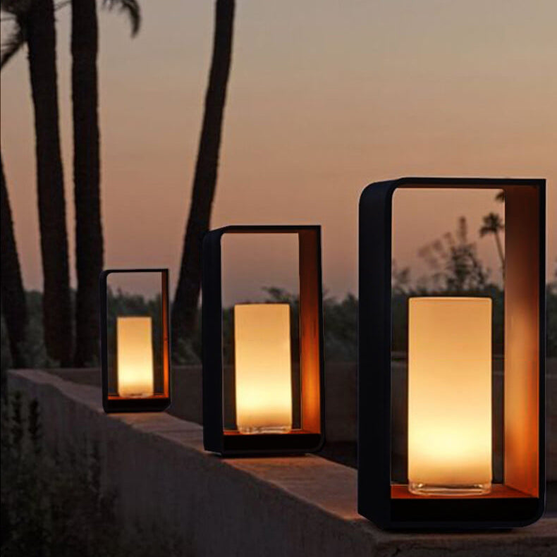 Moderne verlichting voor tuinpad en tuin
