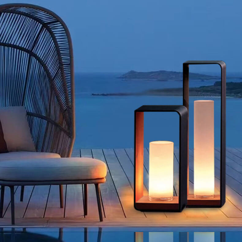 Moderne verlichting voor tuinpad en tuin