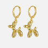 Gouden Huggie Oorbellen met Mini Ballon Hond Charm