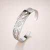 Elegante holle armband van zilver met verfijnde afwerking