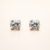 Elegante zilveren oorbellen met subtiele zirkonia details