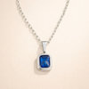 Zilveren ketting met oceaanblauwe hanger