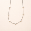 Elegante zilveren ketting met parel en verfijnde details