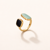 Elegante zilveren wikkelring met subtiele schaduwdetails