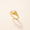 Elegante parelenring in vintage stijl