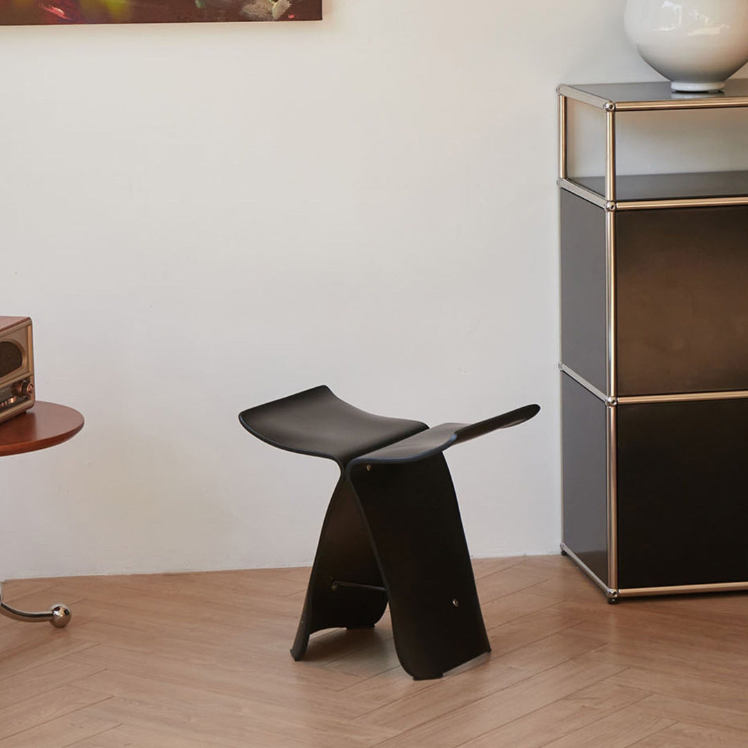 Elegante Vlinderkruk – Tijdloos Design voor Woonkamer en Hal