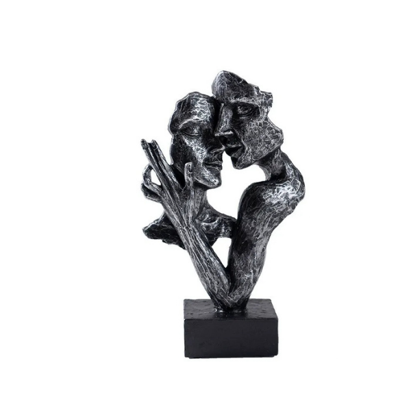 Abstracte kunstsculptuur, hedendaags beeld van een stel voor in huis