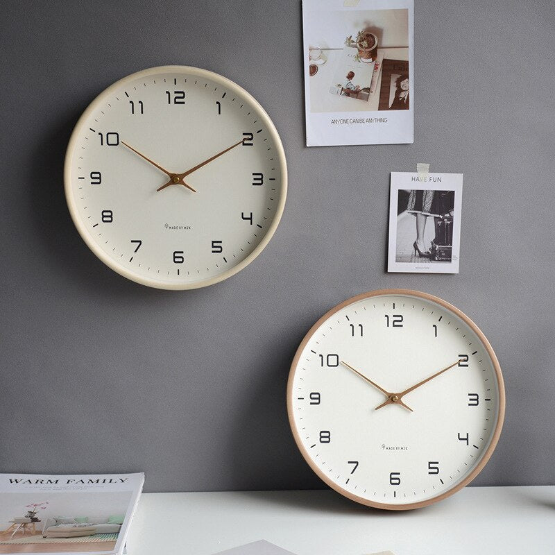 Noordse minimalistische wandklok, modern Scandinavische stijl