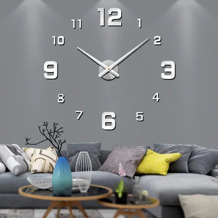 Decoratieve ronde wandklok voor een mooi interieur