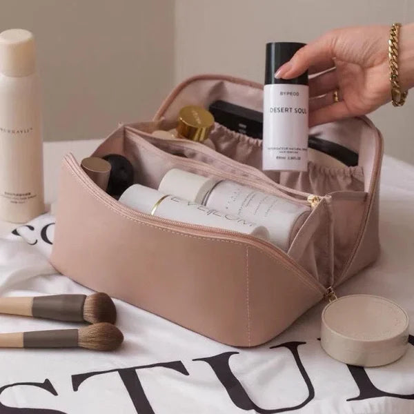 TravelMate Pouch
