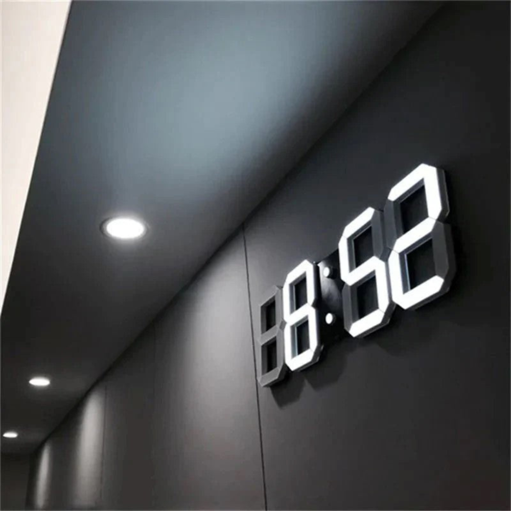 Digitale LED-wandklok met groot display en nachtmodus