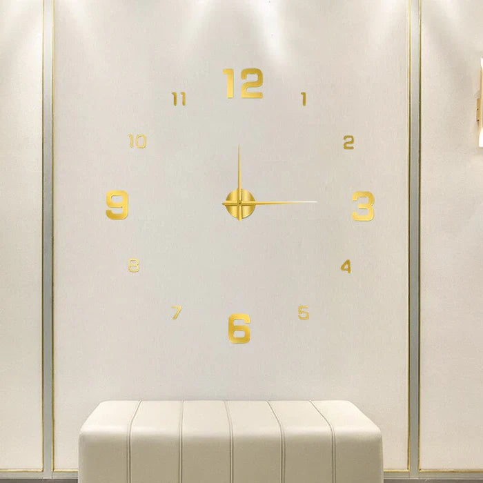 Decoratieve ronde wandklok voor een mooi interieur
