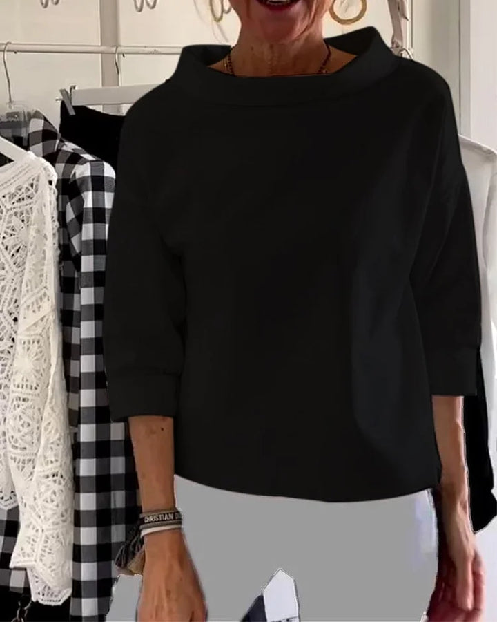 Miriam– Casual Top met Brede Revers en Halve Col voor een Stijlvolle Look