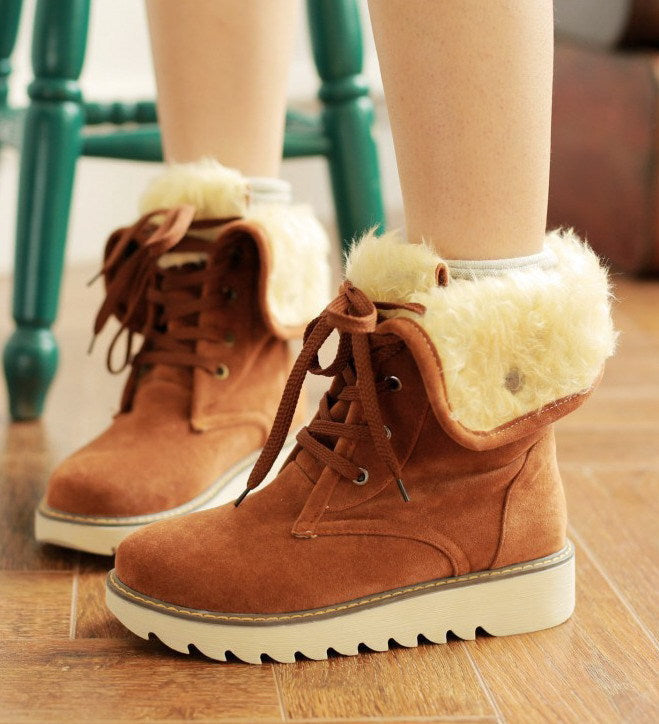 Lage snowboots met veters, warme voering en platte zool