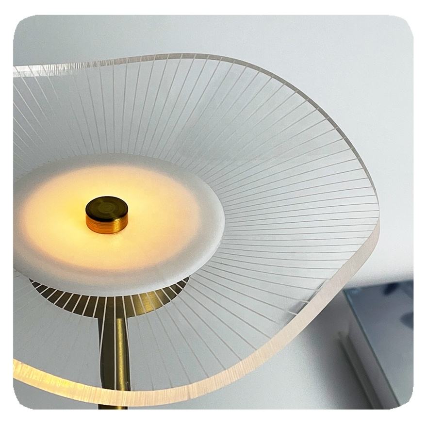 LumiGlow - Draadloze LED Tafellamp met Minimalistisch Design en Instelbare Helderheid