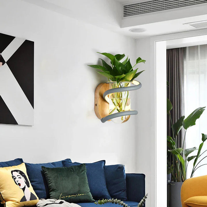 LumiVase - Scandinavische Houten LED Wandlamp met Vaas voor Sfeervolle Decoratie