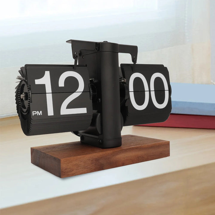 TimeCharm - Retro Flip Down Klok van Walnoot Hout | Vintage Mechanische Tafelklok