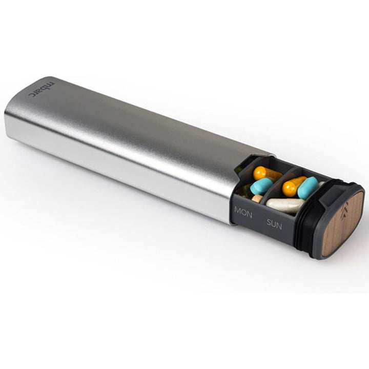 Pillendoos voor 7 dagen – Stijlvolle organizer van aluminium en hout