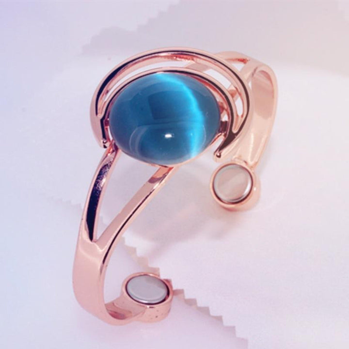 Retro-style Fashion Cat-eye Copper Bracelet