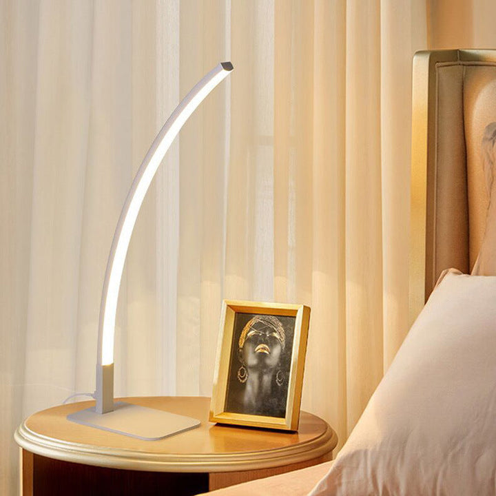 BrightGlow - Minimalistische USB LED Bureaulamp met Verstelbare Verlichting