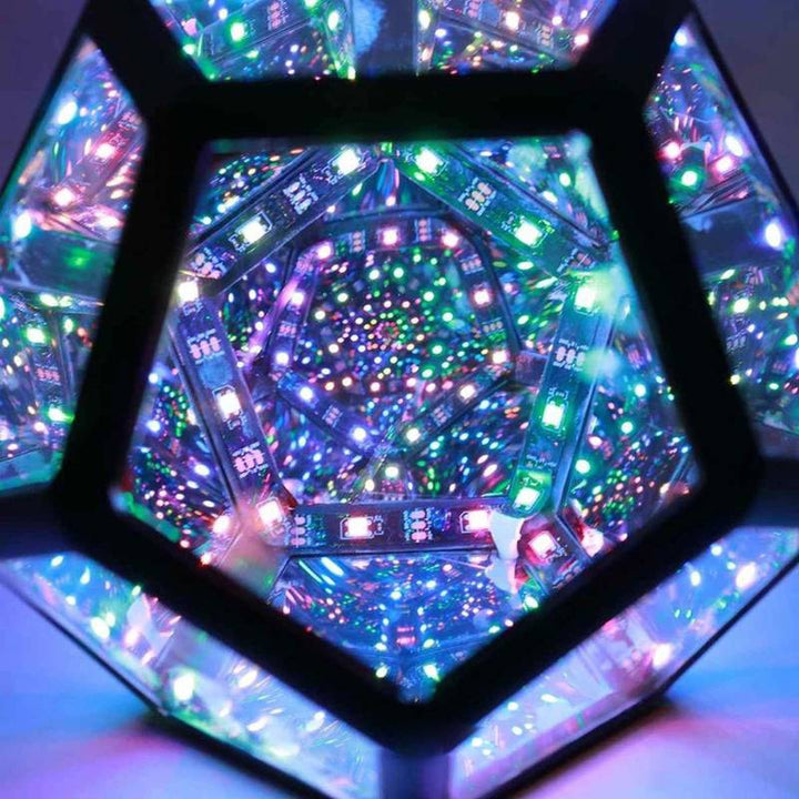LumiGlow - Magische 3D Lamp Met Oneindige Kosmische Effecten