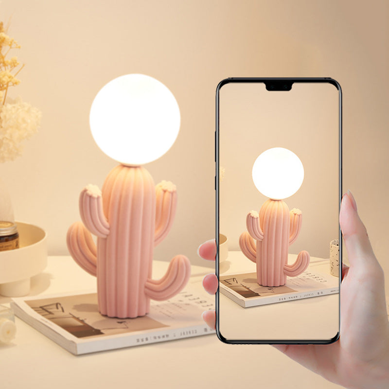 GlowCactus - Creatieve Tafellamp met Pluche Ontwerp en Glazen Kap
