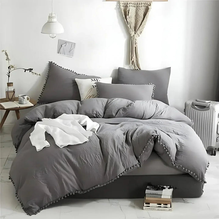 Decoratieve dekbedovertrekset Anna in pompomstijl