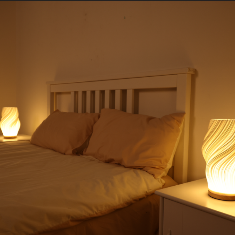 GlowWave - Moderne Swirl Tafellamp met Warme Sfeerverlichting