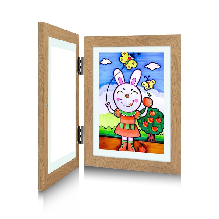 Kinderlijst met opklapbare opening voor A4-tekeningen, biedt plaats aan maximaal 150 stuks, MDF en gehard glas