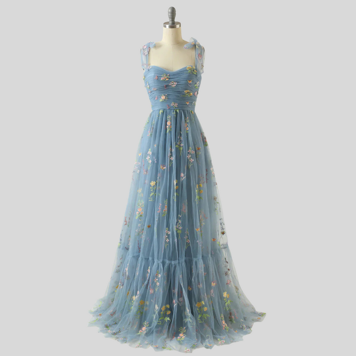 Elegante geborduurde tule baljurk