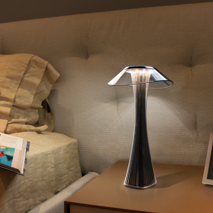 GlowLux - Dimbare LED Tafellamp Met USB-C Oplaadfunctie Voor Luxe Interieur
