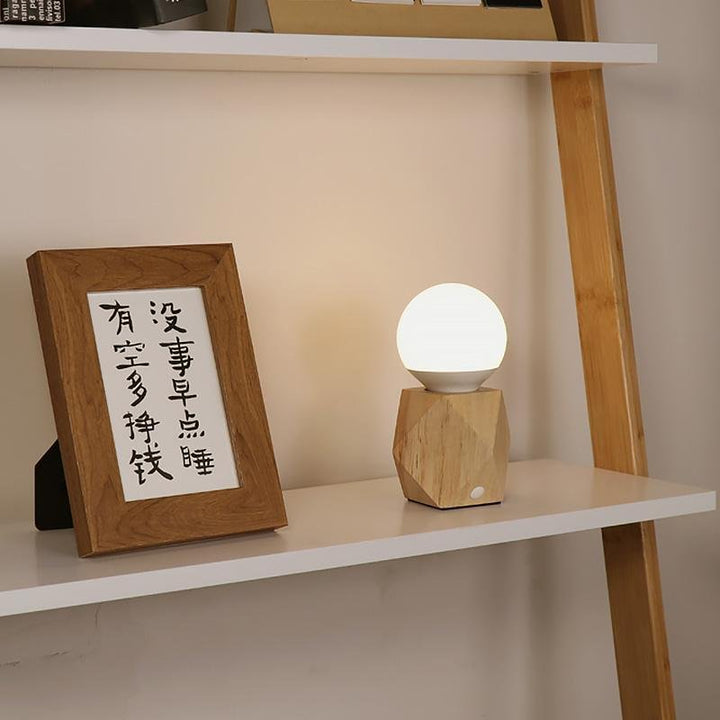 ScandiGlow – Scandinavische Tafellamp met Houten Basis, Touch & USB-Aansluiting