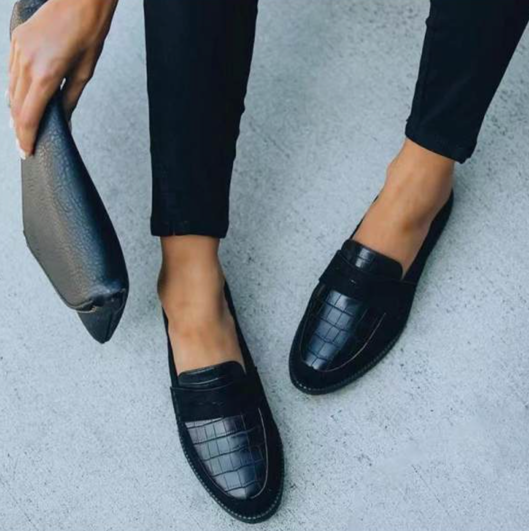 Zwarte damesloafers – Elara