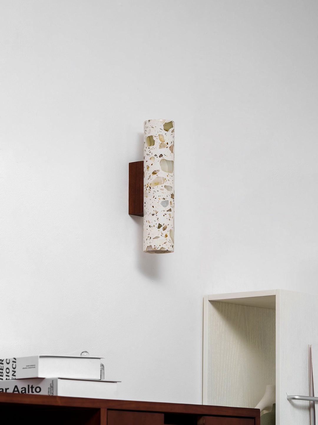 Minimalistische wandlampen met artistieke details
