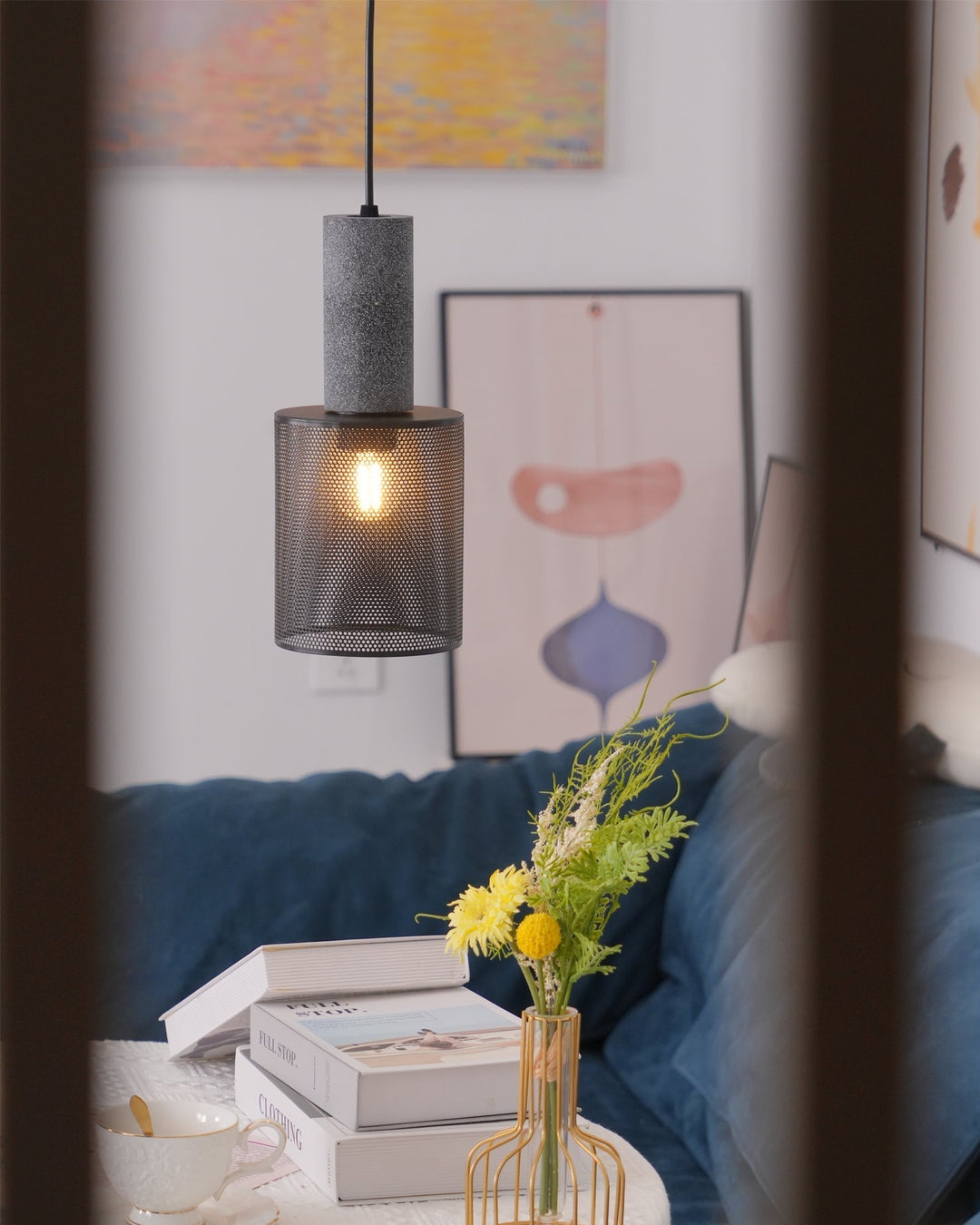 Minimalistische industriële hanglamp met cilindervormig ontwerp