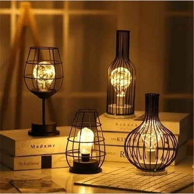 Retro accentlamp met open structuur voor in huis