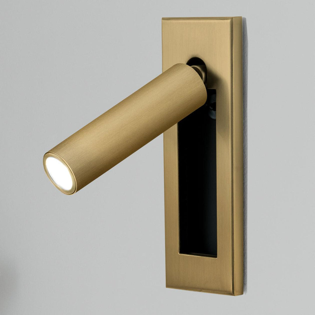 Slanke leeswandlamp voor opbouwmontage