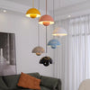 Kleurrijke halvemaan-hanglamp