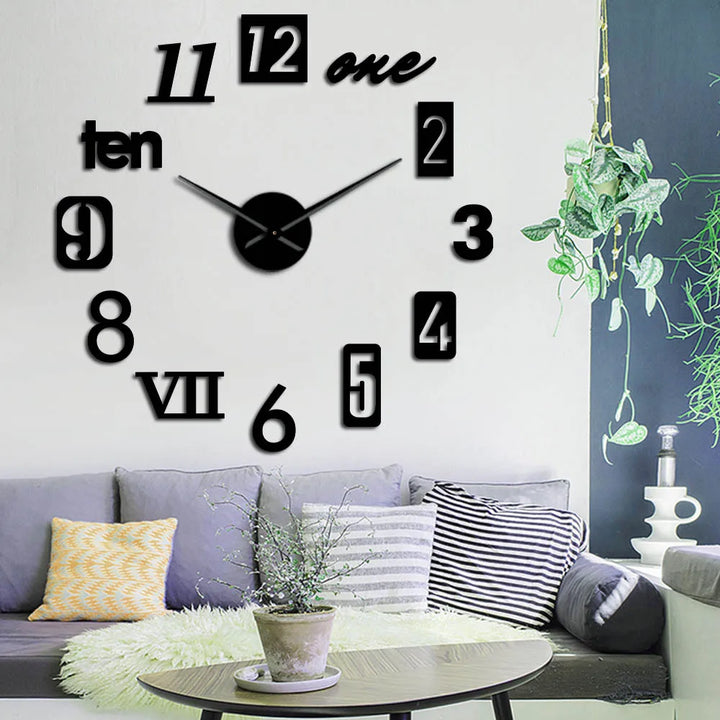 Decoratieve ronde wandklok voor een mooi interieur
