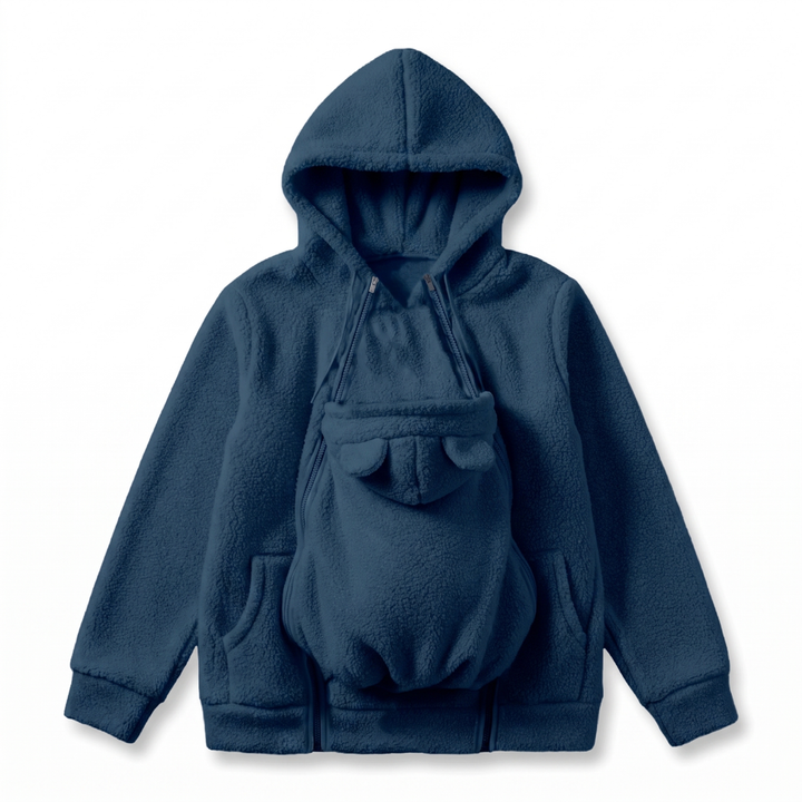 Knusse fleece hoodie om een baby in te dragen met voorvak