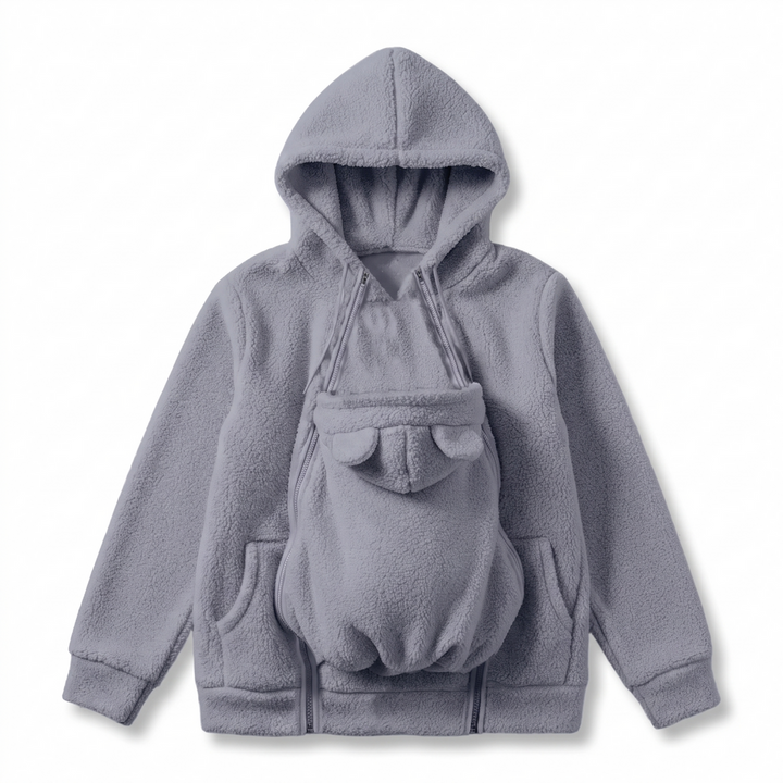 Knusse fleece hoodie om een baby in te dragen met voorvak