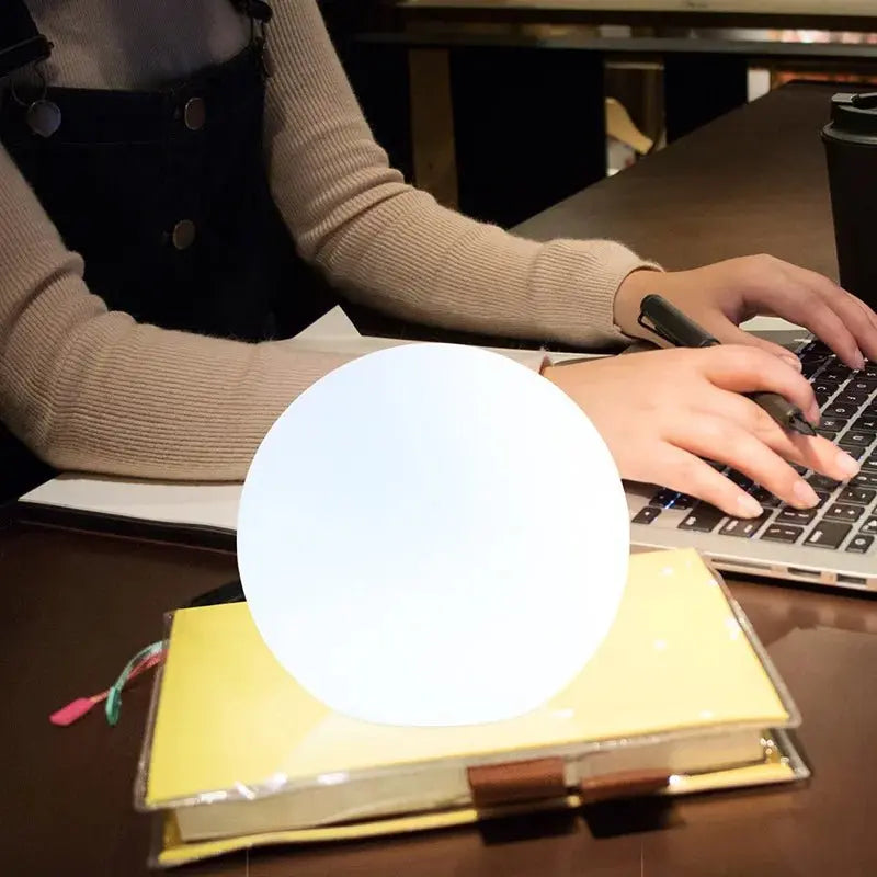 Oplaadbare led-bollamp met 16 kleuren en afstandsbediening