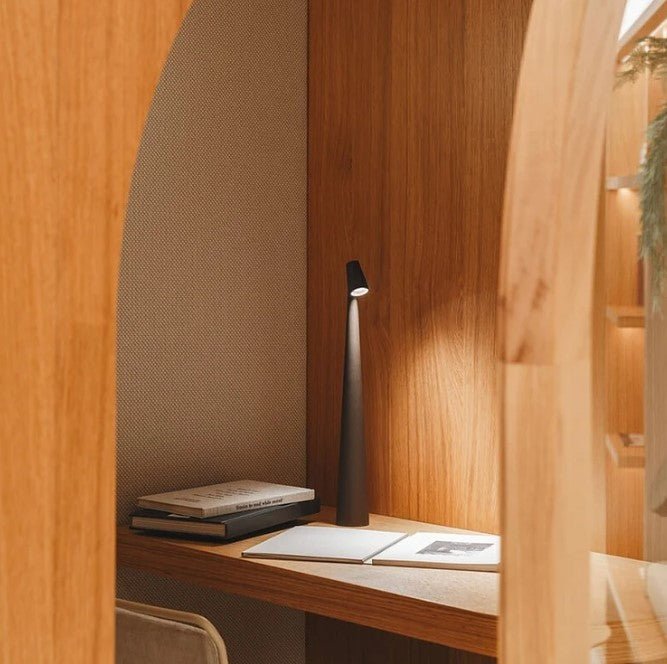 Draagbare tafellamp met instelbare helderheid, compacte verlichting