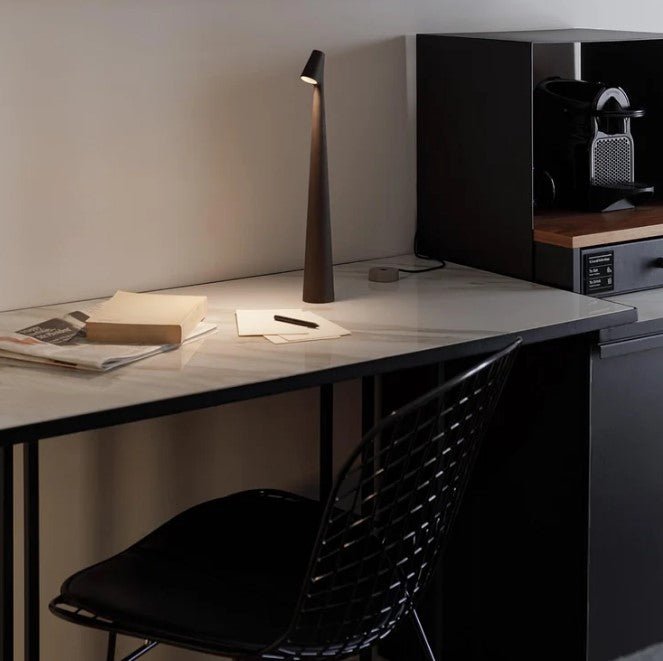 Draagbare tafellamp met instelbare helderheid, compacte verlichting
